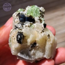 Diopside and Mica in Marble, 99g